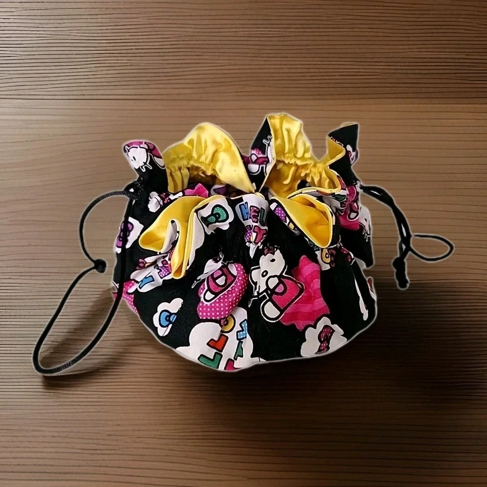Hello Kitty Travel‎ Jewelry Bag 8-Pockets Organizer Black/Gold Satin Kitty Print